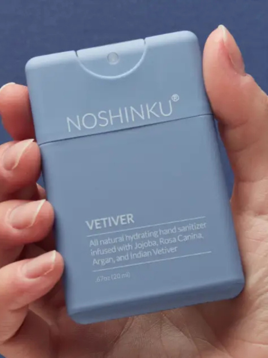 Désinfectant hydratant pour les mains rechargeable au vétiver et au patchouli Désinfectant hydratant pour les mains rechargeable au vétiver et au patchouli