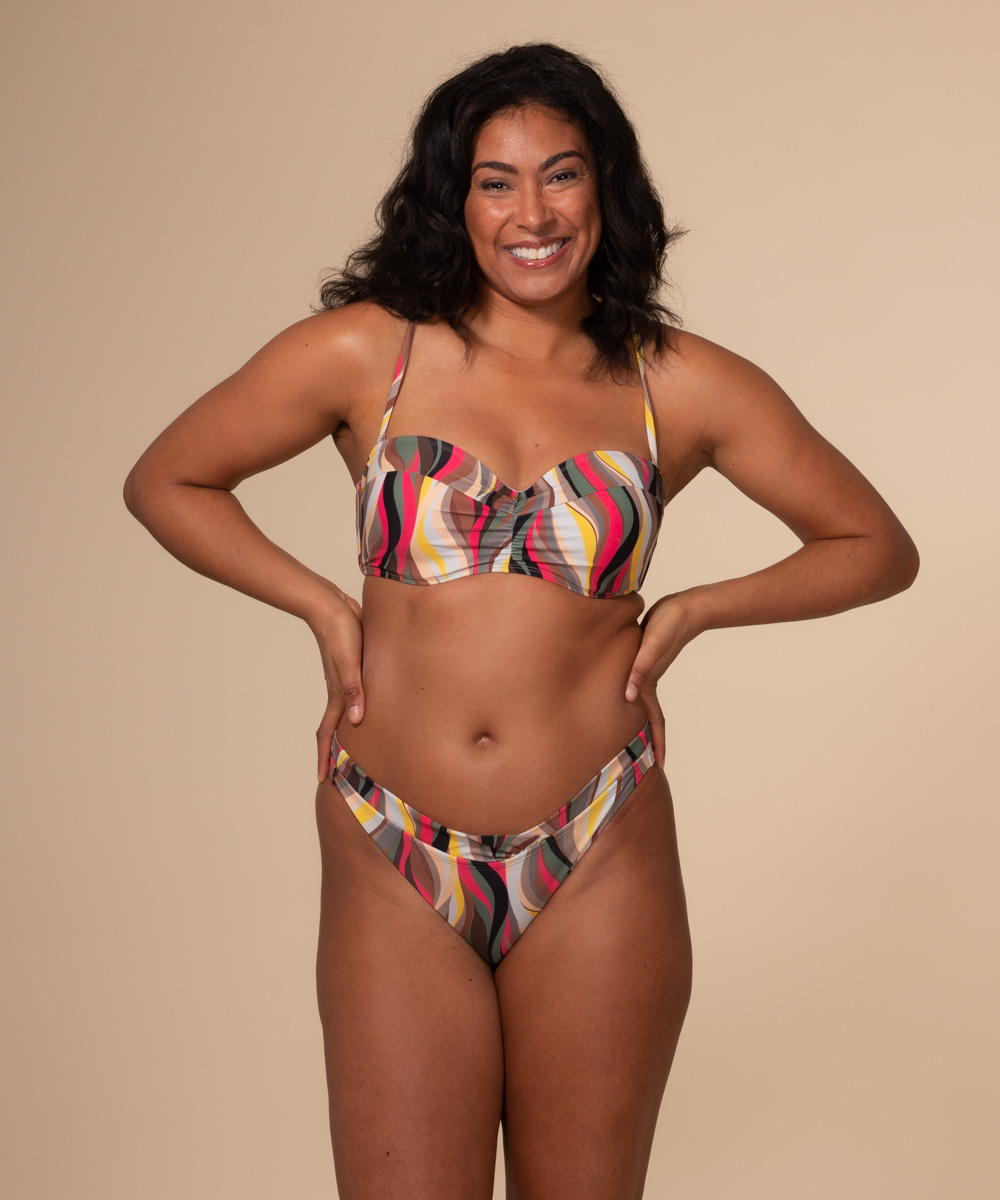 Bas de bikini croisé en V Claire Byron Bay BZ024 