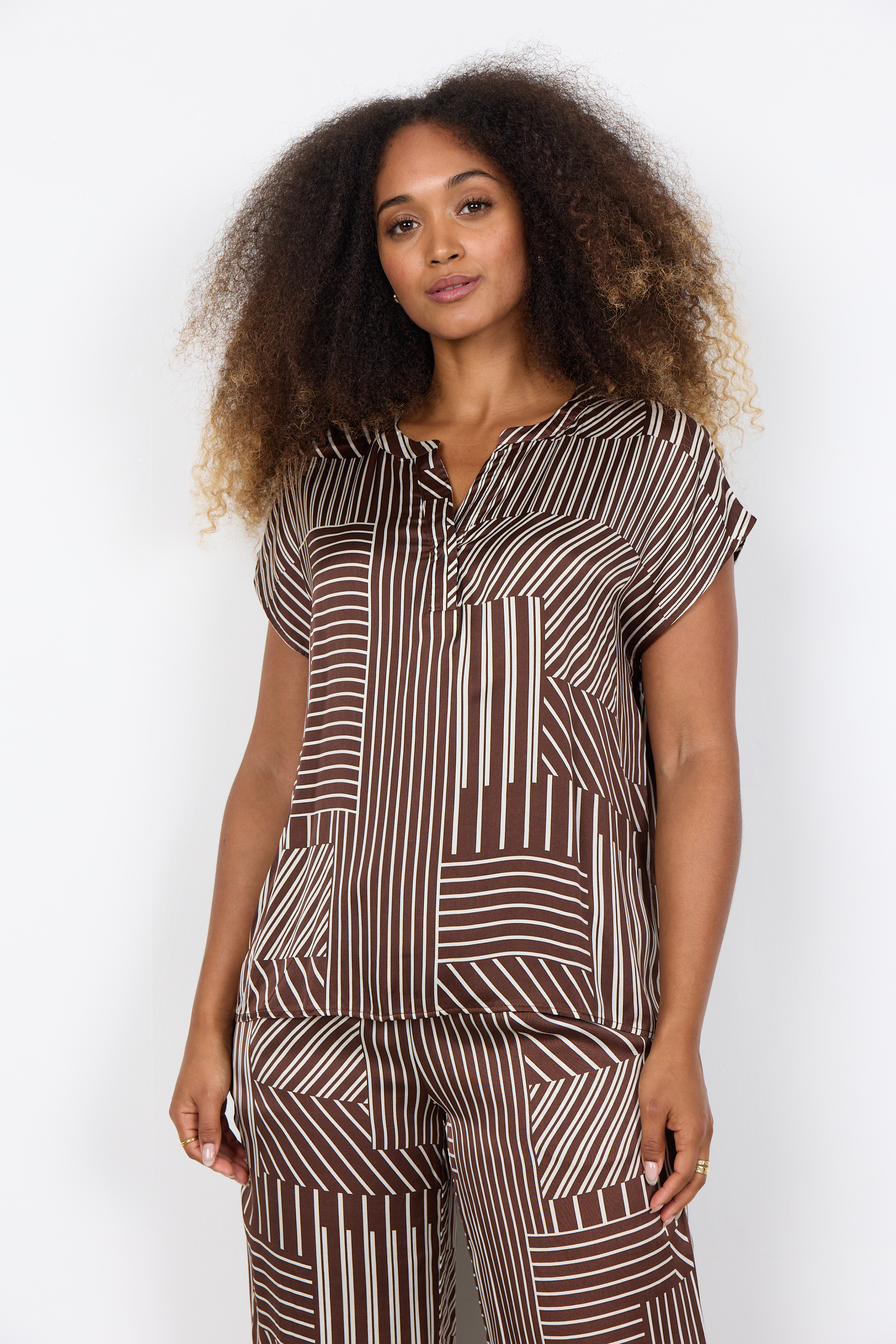 Haut en satin à motif Soya Concept 