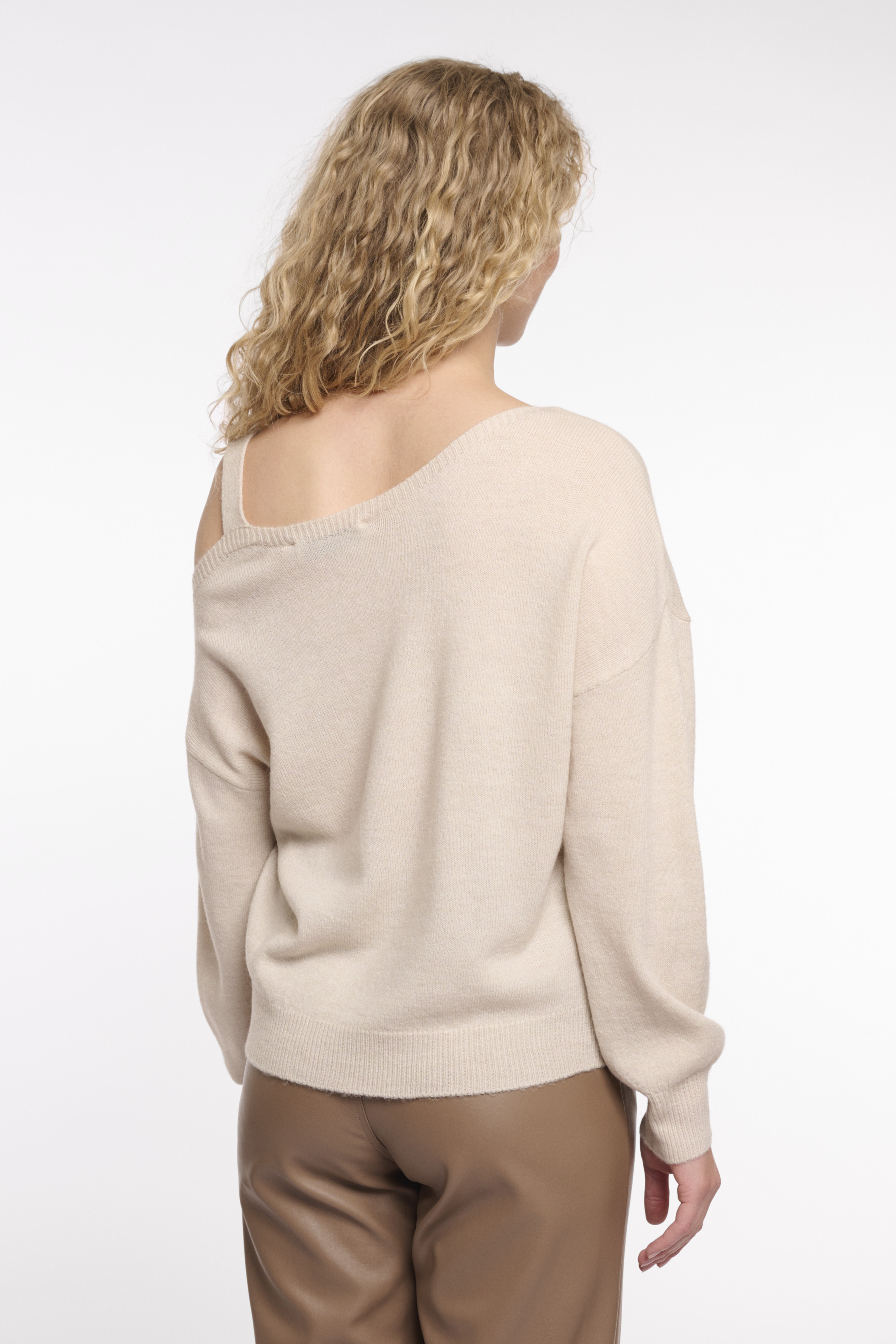 Pull avec épaule dénudée Yildou Rino & Pelle